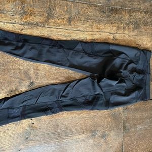 Black Lululemon leggings